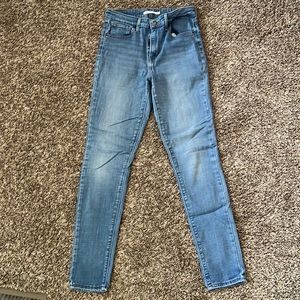 Levi’s 721 high rise skinny jeans